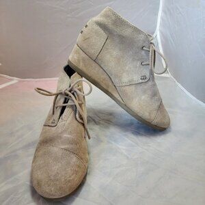 Toms Desert Tan Wedge Suede Shoes Girl's 4.5 Embroidered Logo Neutral Round Toe